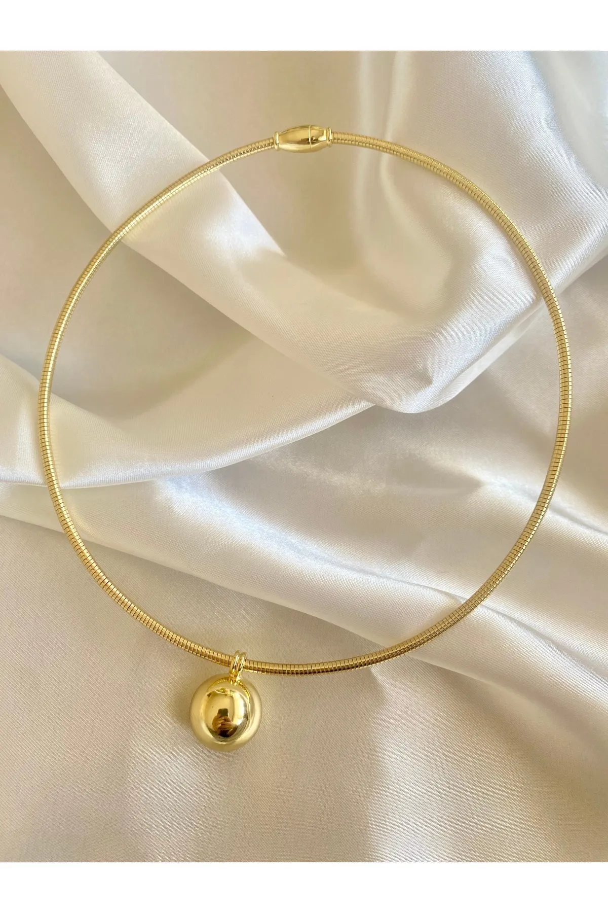 Çelik%20Topçuklu%20Gold%20Choker%20Kolye