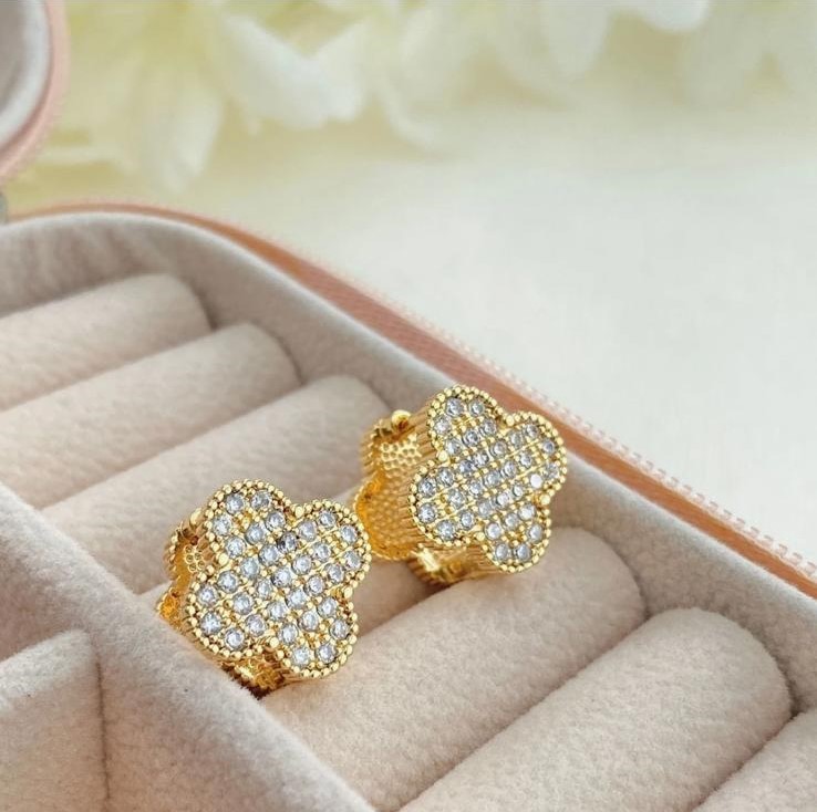 %20Çift%20Taraflı%20Zirkon%20Taşlı%20%20Gold%20Van%20Cleef%20Yonca%20Küpe